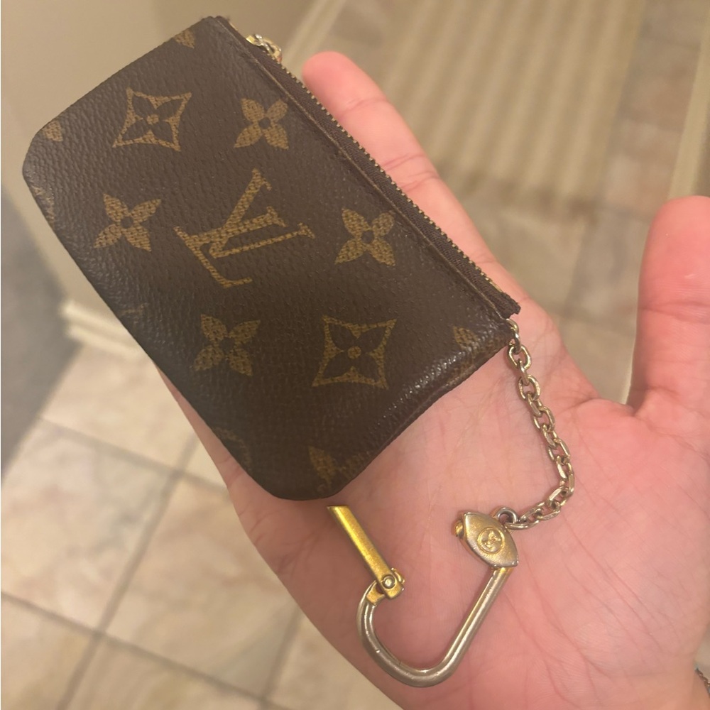 Louis VUTTON key pouch